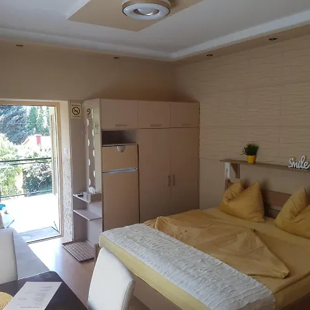 Rozsa Apartman Alsoors Exterior photo