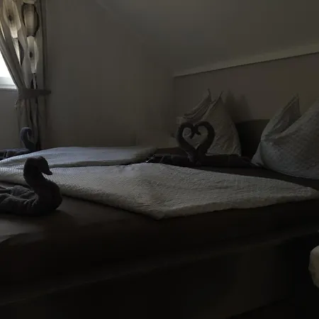 Rozsa Apartman Alsoors Room photo