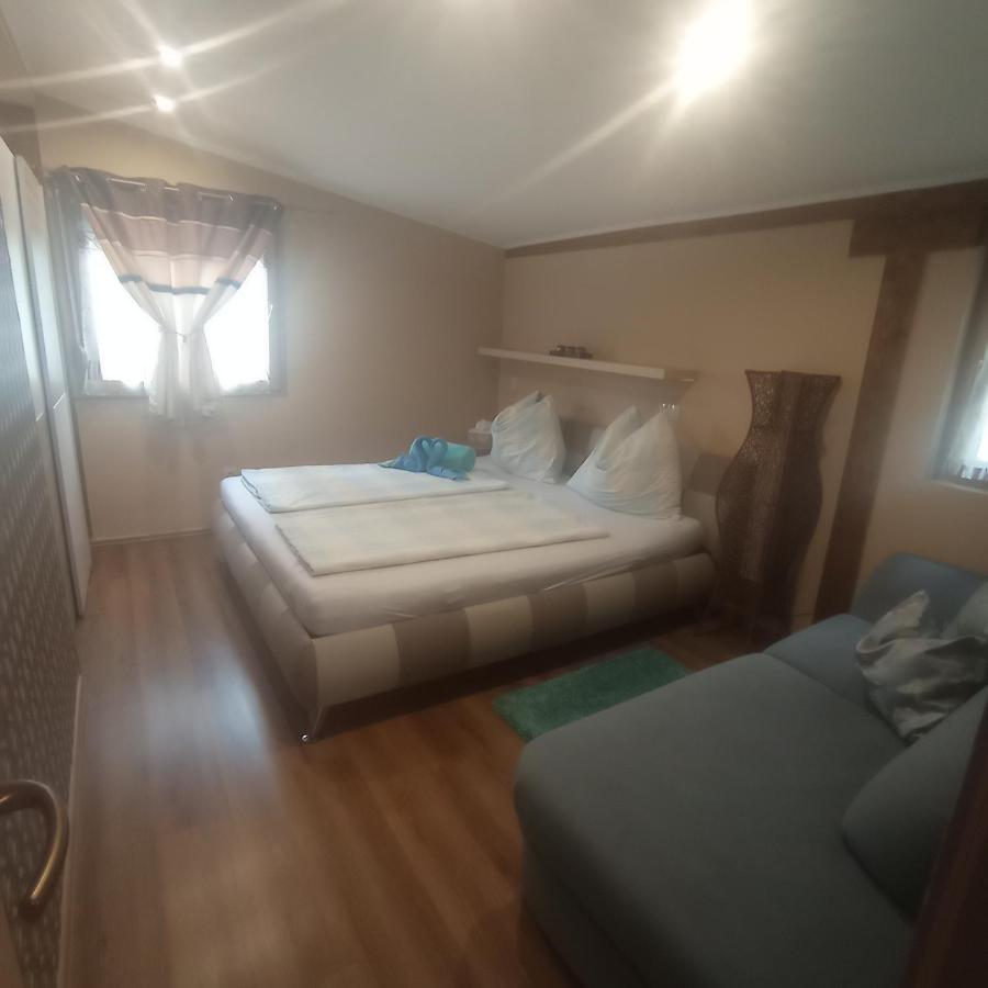 Rozsa Apartment